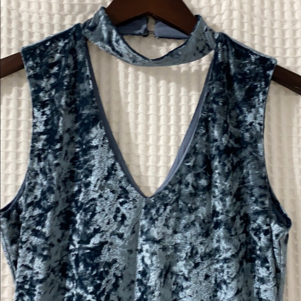 Dress - Picture 2 of 10